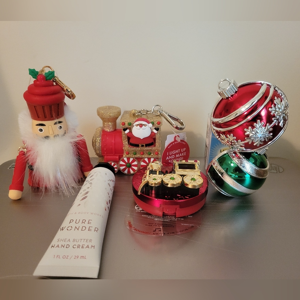 BBW 2023 Christmas Bundle! Nutcracker Train Stacked Ornaments Wallflower Wonder